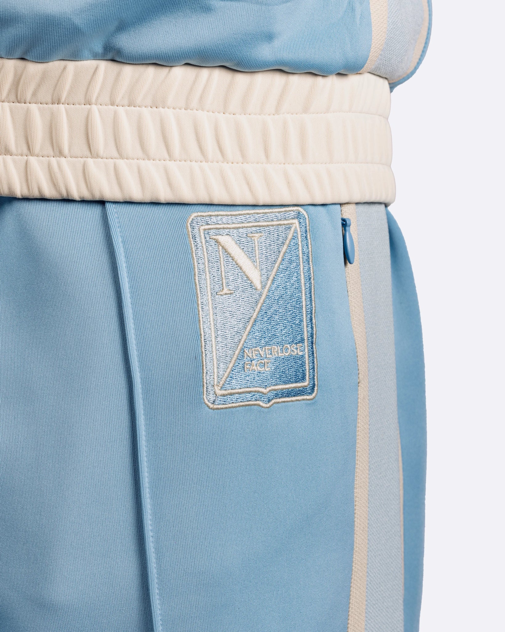 "il mare" Trackpants - Neverloseface